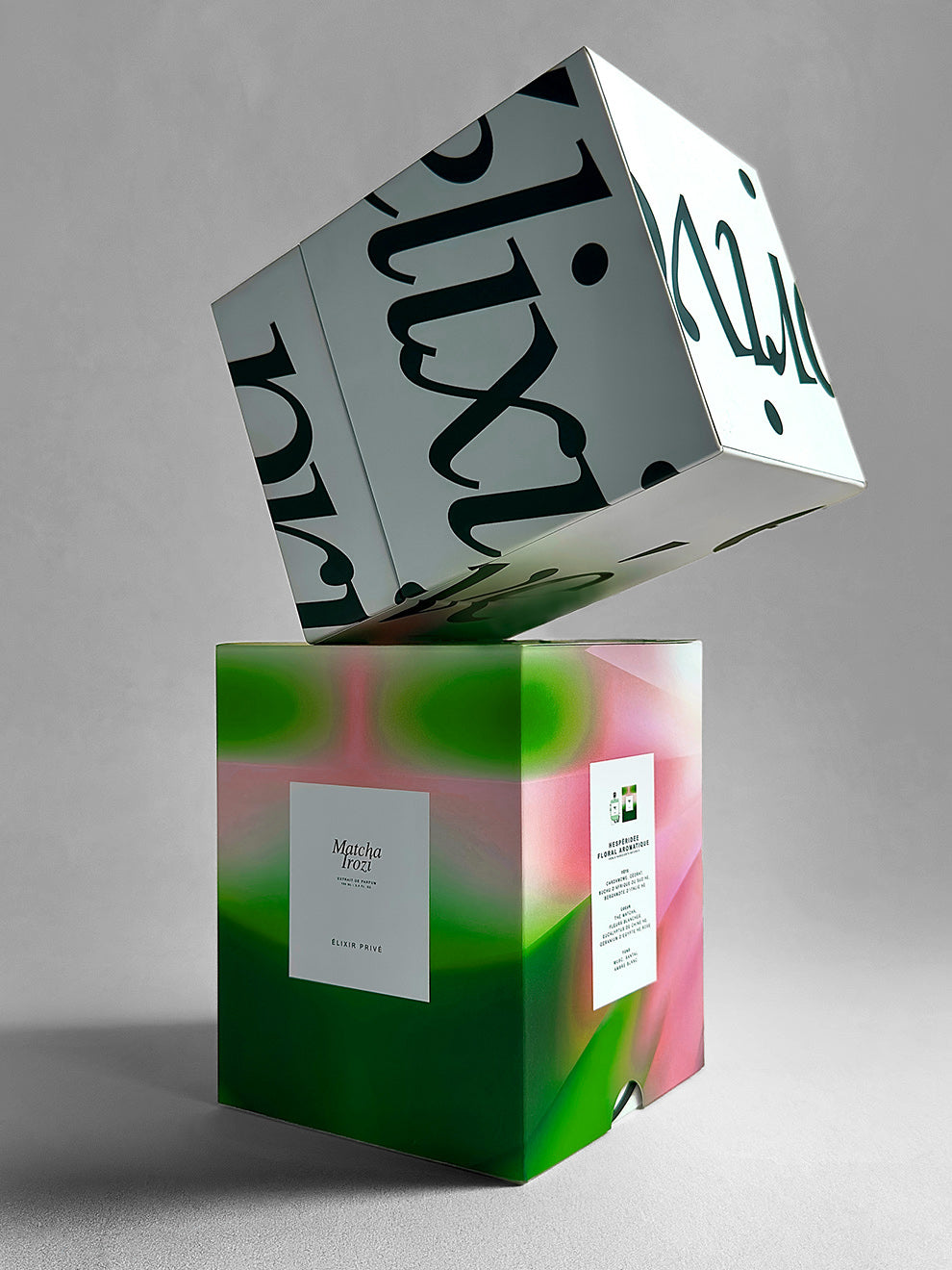 #MATCHAIROZI #EXTRAITDEPARFUM #HESPÉRIDÉAROMATIQUEFLORAL #THÉ
#ROSÉ SUCRÉ #CHROMATIQUE #VÉGÉTALE #POUDRÉ #CARDAMOME #BUCHU #THÉ MATCHA #EUCALYPTUS #ÉLIXIRPRIVÉ