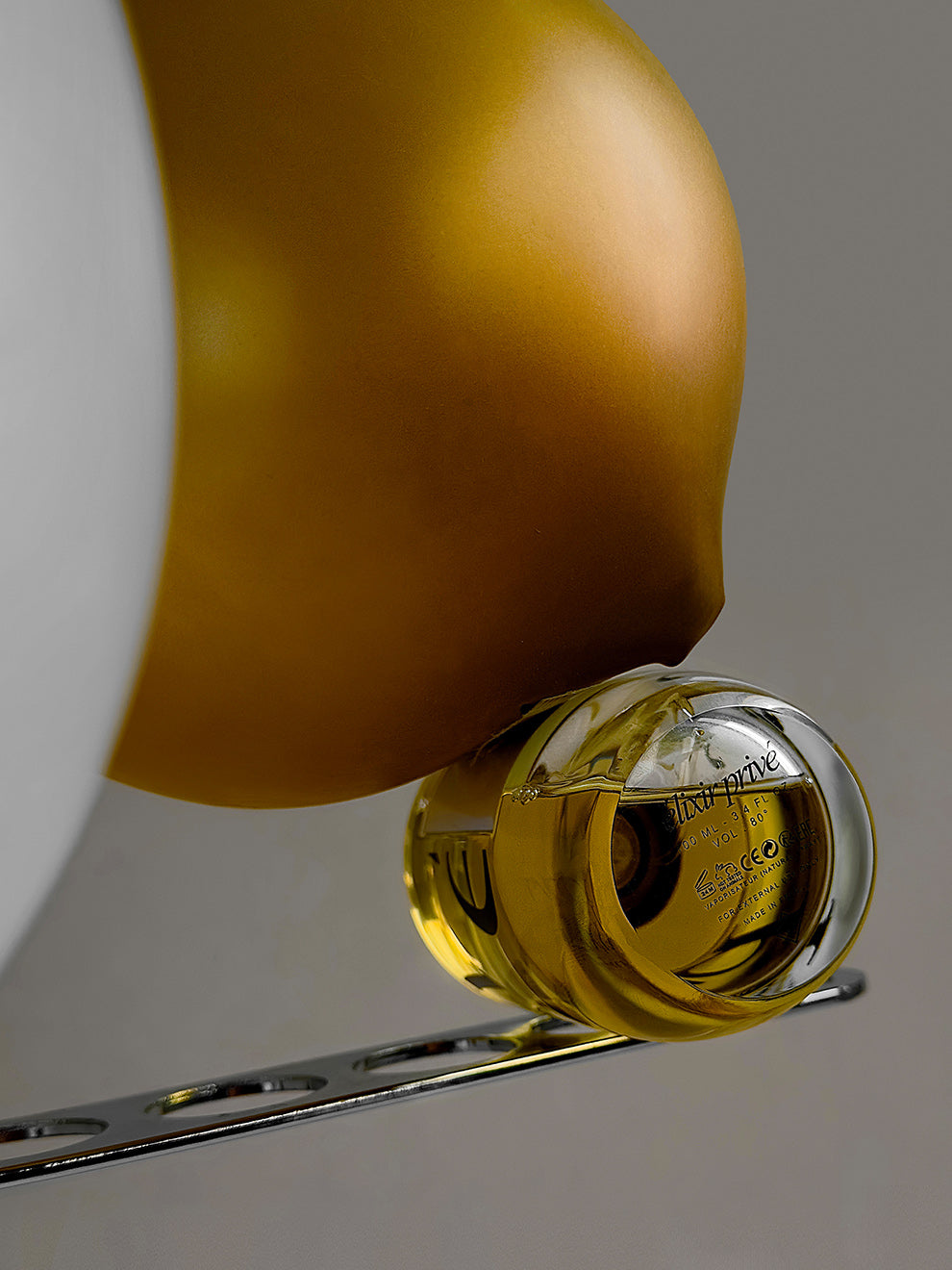 #ÉCAILLEDORIENT #ÉLIXIRPRIVÉ #PARFUMPARIS #ATELIERPARFUM #OUD #BERGAMOTE #CISTE #SAFRAN #CACAO #CARDAMOME #TABAC #BENJOIN #LABDANUM #VANILLE #PARFUM #PERFUME #PARIS #ÉCAILLE #ORIENT #ÉLIXIR #EAUDEPARFUM