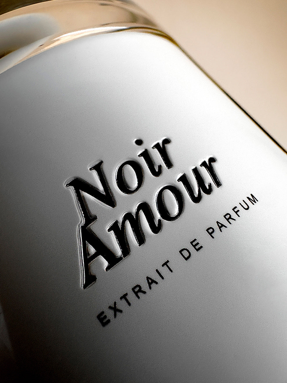 #NOIRAMOUR #AMBREFRUITÉMUSQUÉ #THÉNOIR #FUMÉ #CAFÉ #SENSUEL #ÉROTIQUE #MYSTÈRIEUX #ADDICTIF	 #POIRE #CAFÉTORRÉFIÉ #CARAMEL #ORCHIDÉENOIRE #BOIS #ÉLIXIRPRIVÉ
