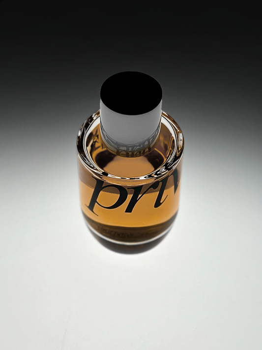 #GRISPOLAIRE #ÉLIXIRPRIVÉ #PARFUMPARIS #ATELIERPARFUM #FLORAL #FRUITE #VIOLETTE #JASMIN #ROSE #MUGUET #IRIS #AMBRE #VANILLE #VÉTIVER #ALDEHYDES #PERFUME #PARFUM #PARIS #GRIS #POLAIRE #ÉLIXIR