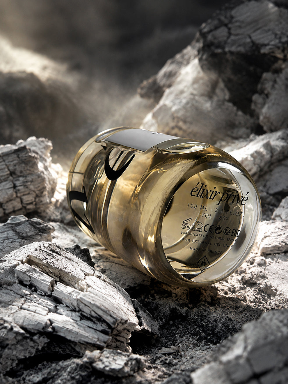 #OUDCARBONE #ÉLIXIRPRIVÉ #PARFUMPARIS #ATELIERPARFUM #BOISÉ #FLORAL #CITRONDITALIE, #MANDARINE, #ROSEBLACKBACCARA, #FLEURDORANGER, #TABAC, #OUDDULAOS, #MUSC, #NAGARMOTHA, #PATCHOULI, #SANTAL, #VETIVERHAÏTI, #CÈDRE, #AMBRE, #PARFUM, #PARIS