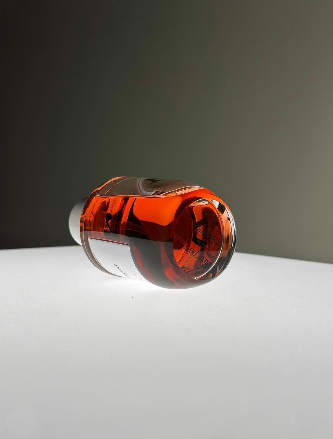 #CHÂTIMENT #ÉLIXIRPRIVÉ #PARFUMPARIS #ATELIERPARFUM #AMBRE #FLORAL #VANILLE #GRENADE #BERGAMOTE #BIGARADE #FLEURDORANGER #VELOURSDEPECHE #PATCHOULI #MUSCBLANC #LABDANUM #PERFUME #PARFUM #PARIS #ÉLIXIR