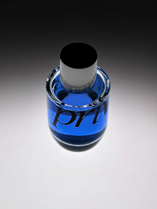 #ENCREGALUCHAT #EXTRAITDEPARFUM #CUIRAROMATIQUEAMBRÉ #SAFRAN #JASMINSAMBAC #CISTE #CASTOREUM #BOISDECASHMERE #MUSCS #ENCRE
#OZONIQUE #AQUATIQUE #POUDRÉ #FEUTRÉ #ÉLIXIRPRIVÉ