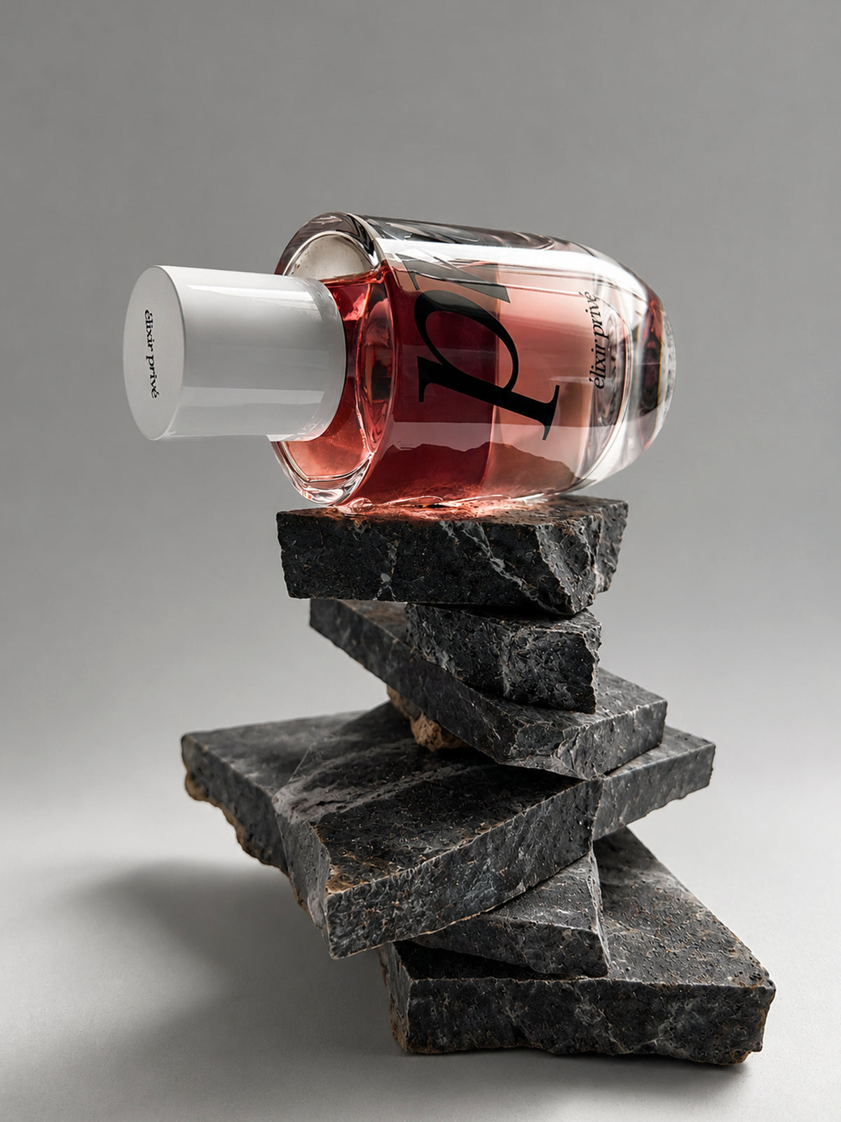 #MOKACLASH #OVERDOSE #Cardamome #NoisetteVerte #Café #Cacao #Ambre #Patchouli #Réglisse #Ciste #Vanille #Muscs #Cèdre #Santal #extrait #parfum #extraitdeparfum #ÉLIXIRPRIVÉ #PARIS