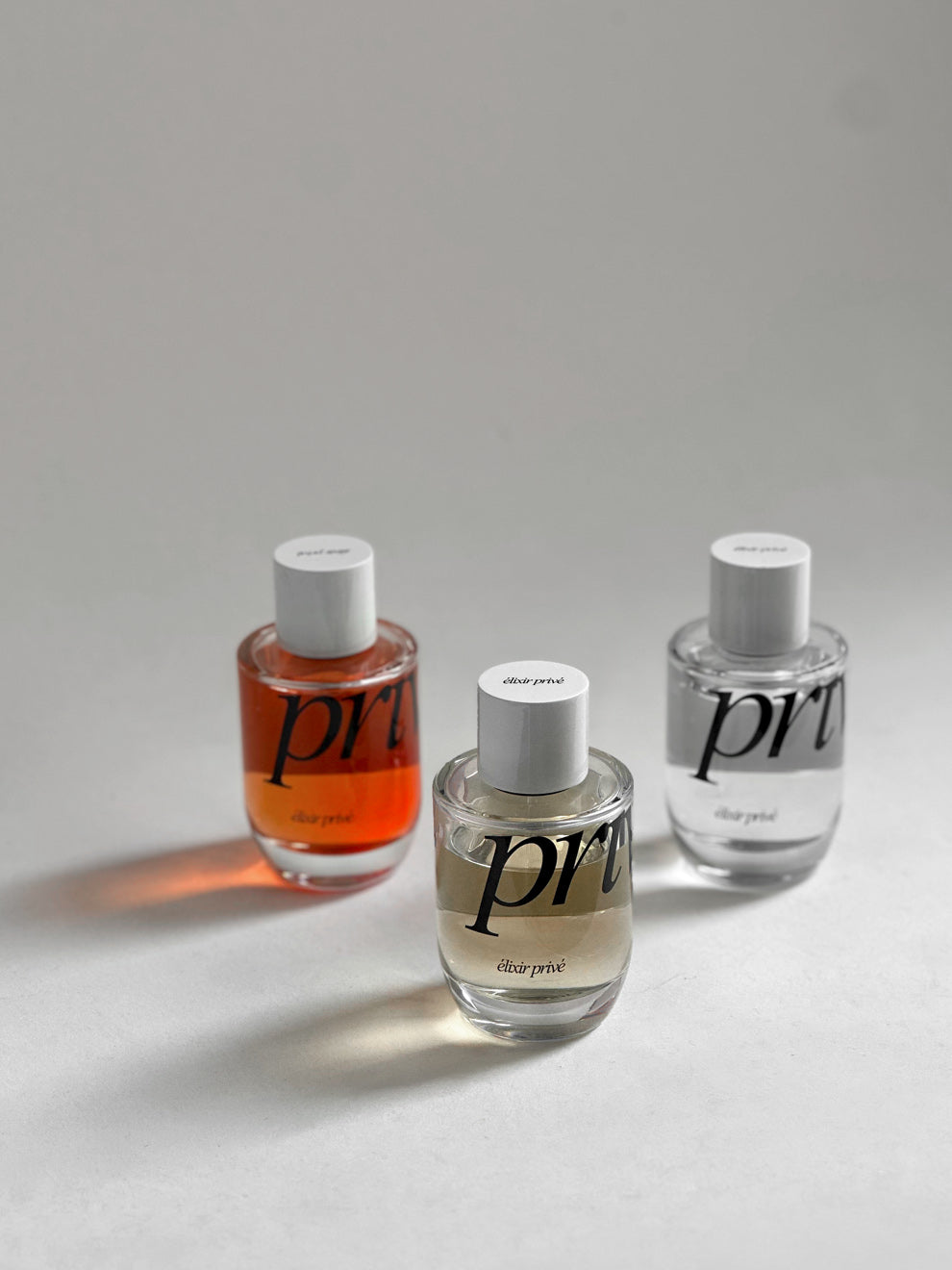 #SABLESARRASIN, #ÉLIXIRPRIVÉ #PARFUMPARIS #ATELIERPARFUM #BOISÉ #ÉPICÉ #PAMPLEMOUSSE #BAIESROSES #ORANGE #SHISO #POIVRENOIR #HEDIONE #NOTES MINÉRALES #SILEX #BENJOIN #VÉTIVER #CÉDRE #MOUSSEDECHÊNE #PERFUME #PARFUM #PARIS #ÉLIXIR