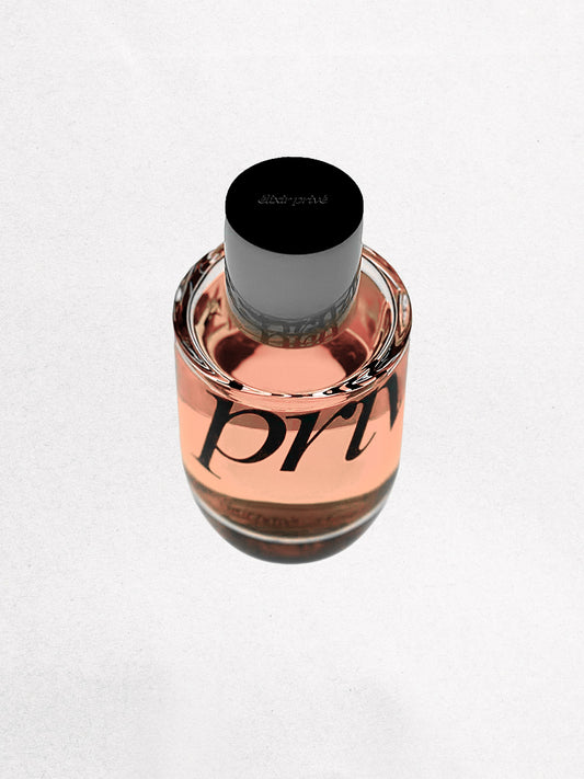 #SUCREBLANC #ÉLIXIRPRIVÉ #PARFUMPARIS #ATELIERPARFUM #NOTESFRUITÉES #POIVREROSE #POIRE #TUBÉREUSE #YLANGYLANG #JASMIN #MUSCSBLANCS #PATCHOULI #VANILLE #AMBRE #PERFUME #PARFUM #PARIS #SUCRE #BLANC #ÉLIXIR